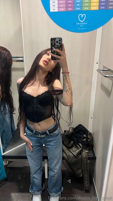 🥵 Pretty and wet always @karina_lux is ready to fulfill any ..