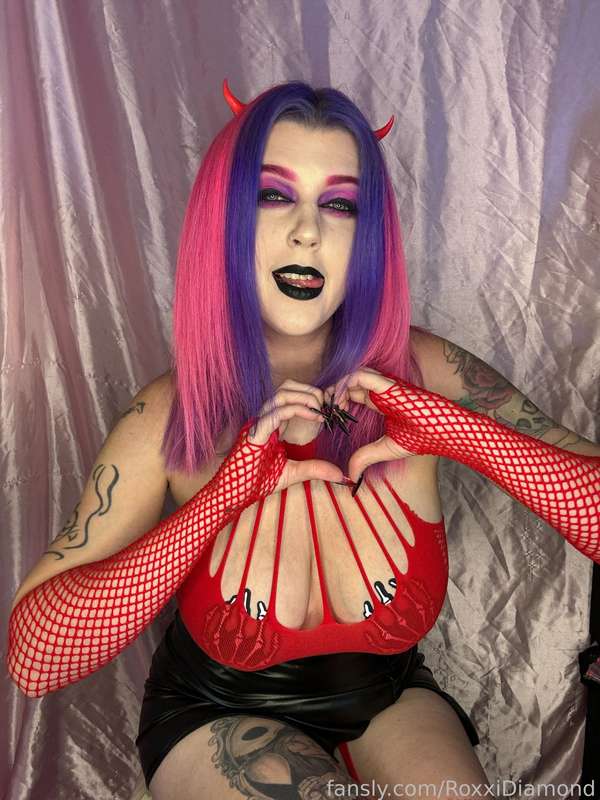 Roxxidiamond - Fansly - 06 Sep, 2024 26