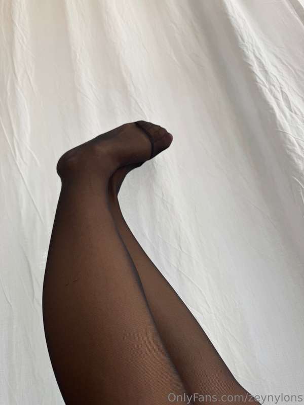 Zeynylons - Onlyfans - 26 May, 2025 4