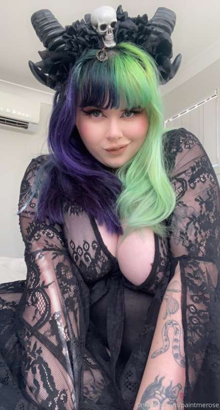 So I kind of think I want this outfit to be my birthday outf.. 21