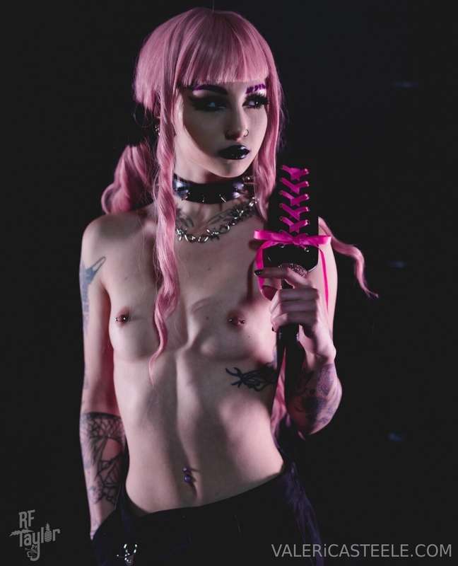 throwback to december 2019- the first ever topless photoshoo..