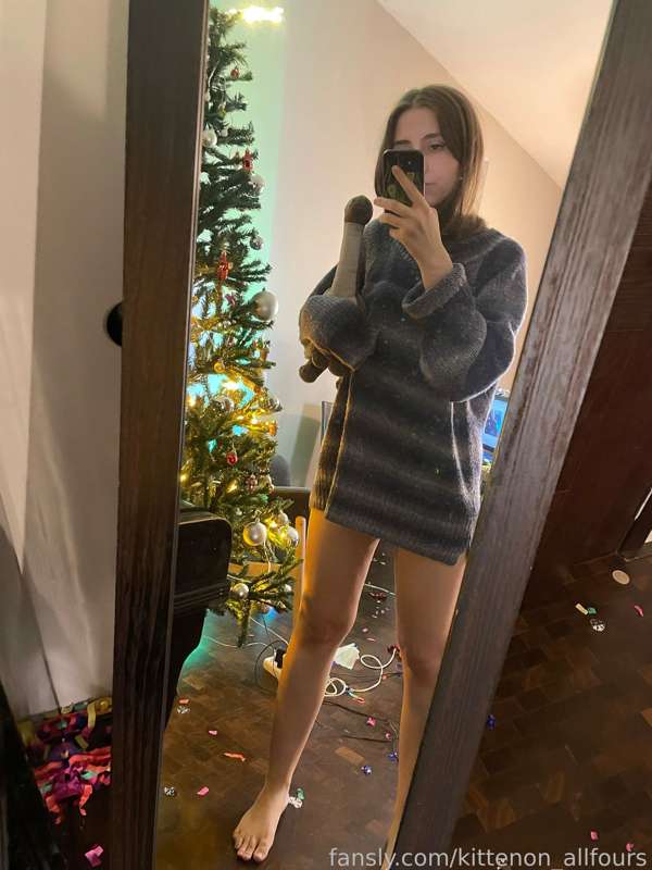 Kittenon_Allfours - Fansly - 10 Nov, 2022