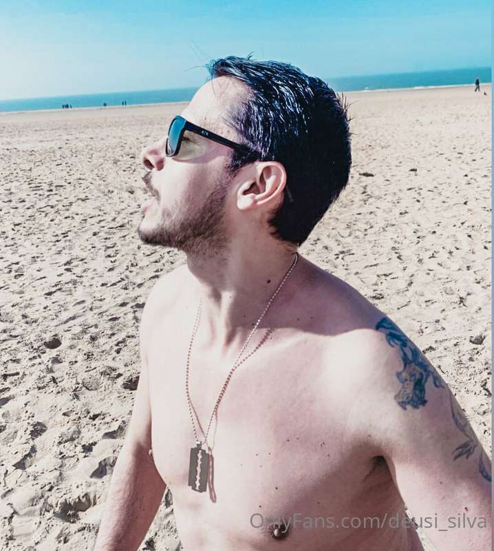 Another sexy photo taken on the beach…😉