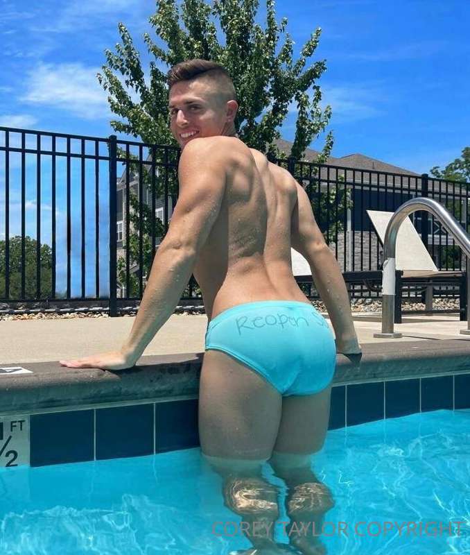 You’re going to love this horny little TWUNK I’ve found 😈 @T.. 4