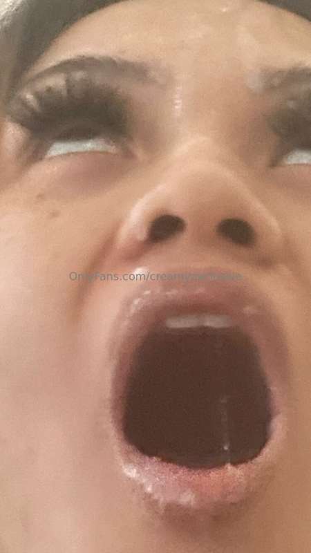Nut on my face after daddy😍