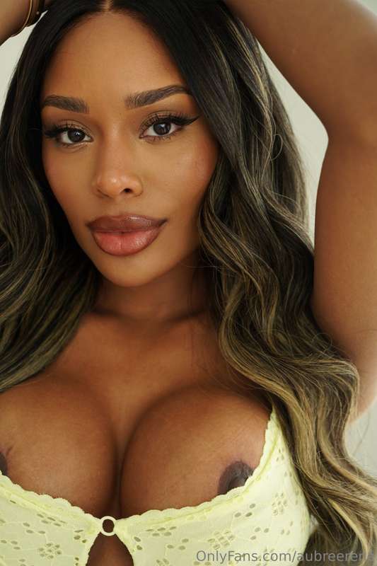 Good morning 💋 Up close and personal