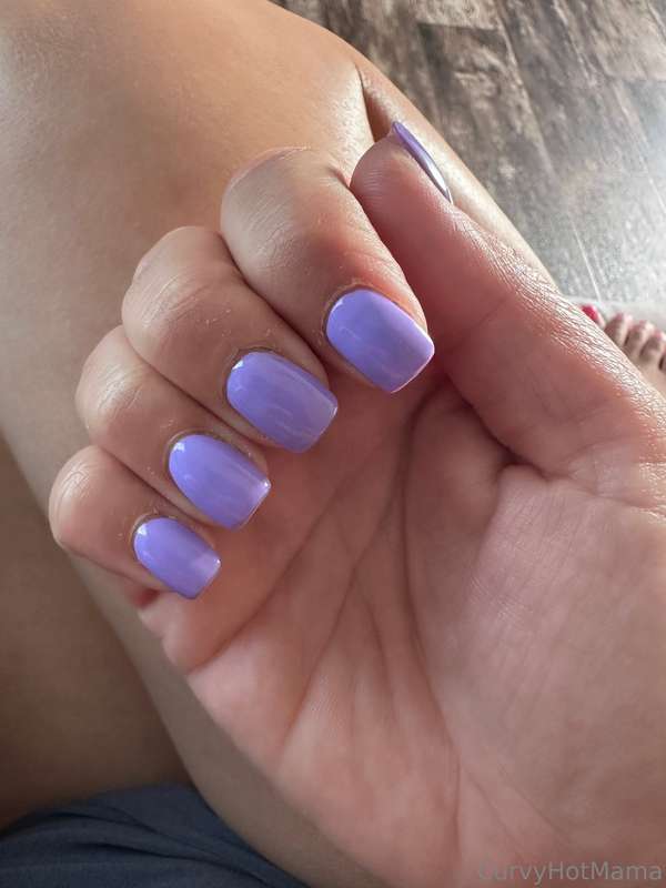 Would these pastel purple nails look good wrapped around you..