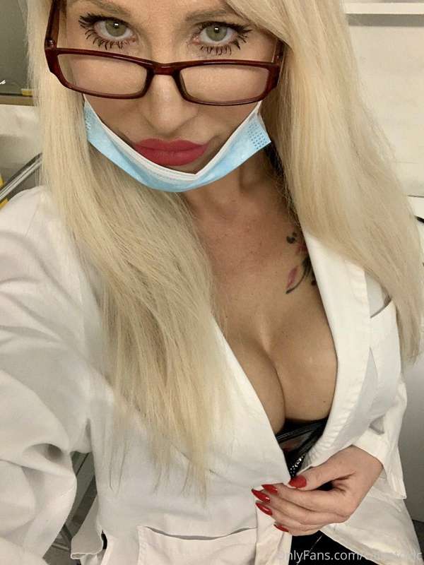 Well who wants to be vaccinated by me? 😉😈