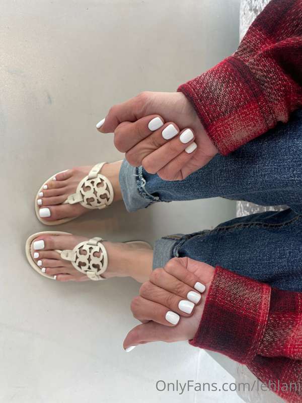 Suprise pedi is White 🤍