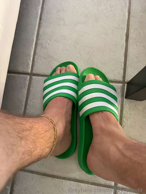 Were you starin at my feet bro? 😏🦶🏼 2