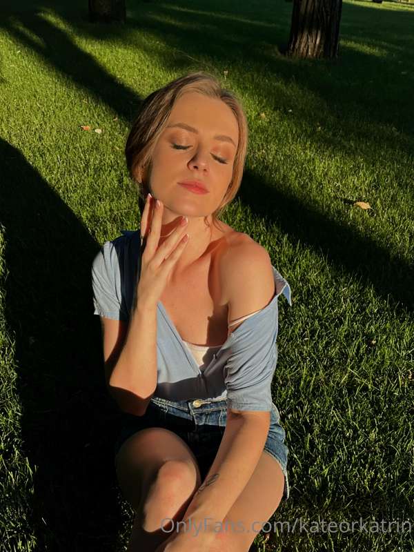 I was rubbing my body with sun lotion, at that moment the lo.. 2