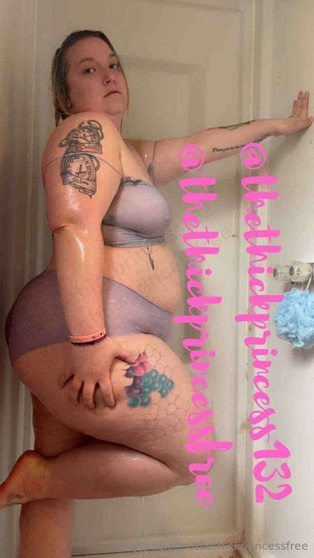 🤤 Cum watch me fuck a monster cock when you sub to my vip @t.. 2