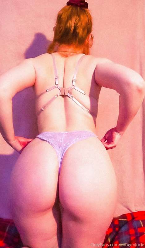Hope you guys enjoy today’s pics anyway😍 I’ve brightened the.. 3