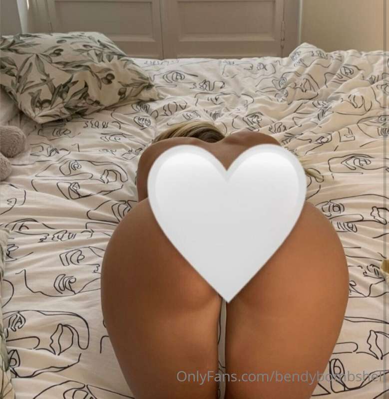 daddy got the angles 📸 unlock my explicit content in dm’s 😘