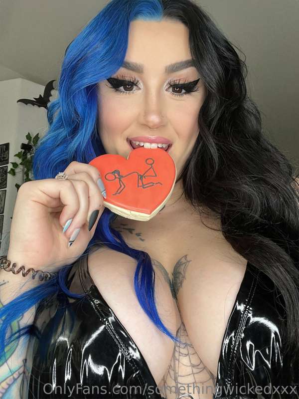 It’s Valentine’s Day!! Celebrate with me!! 🥰