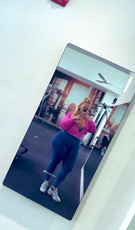 Happy Monday 🩷🏋🏼‍♀️ 1