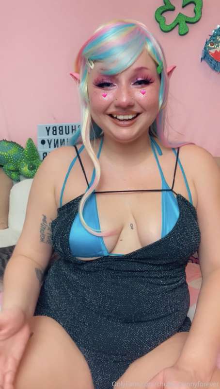 More Chubby Elf 🧝‍♀️ ehehe too cute
swipe to see my cat phot.. 25