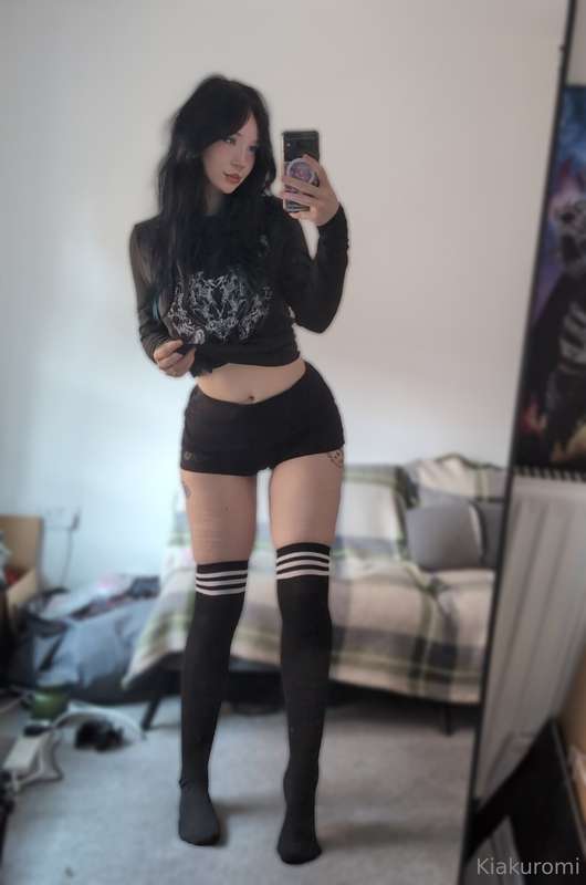 Goth girl things  4