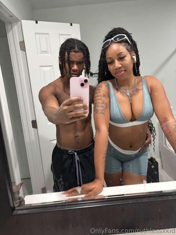 pretty lips came over & we had our own Mini pool party🥹🏝️❤️ .. 2