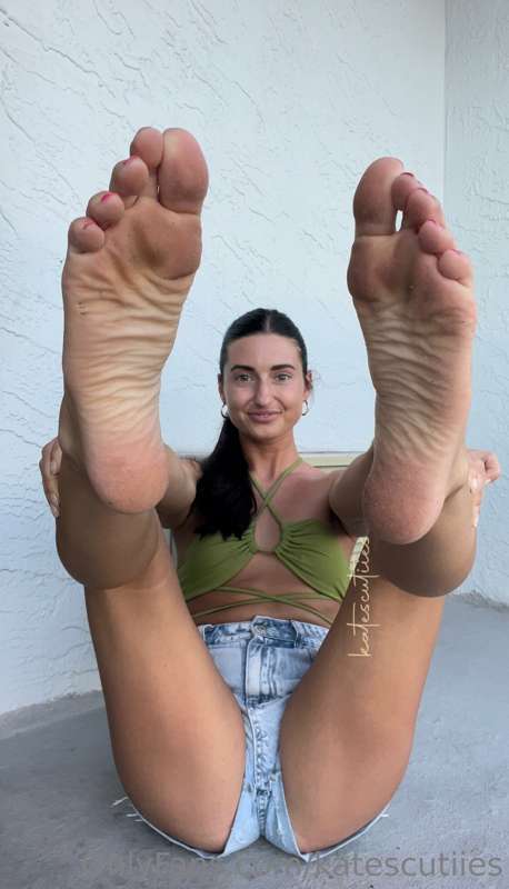 More sandy feet pics 😘