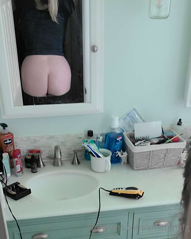 Damn of is acting weird as hell today. Anywho. Look at how c..