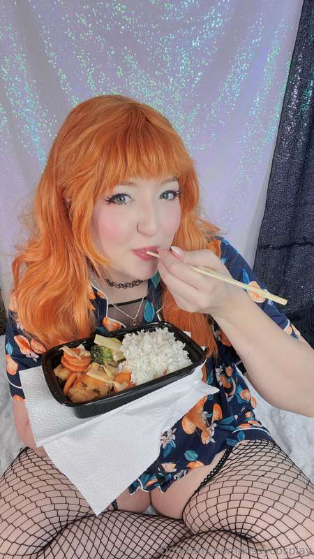 Free pics! :3Gonna post the paid half of this set today too,.. 4