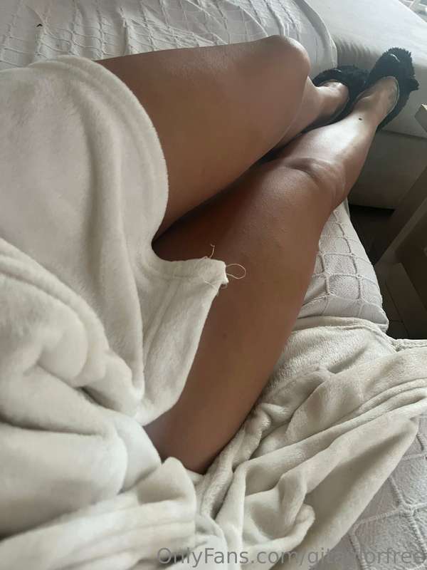 Early mornings are for lounging on the sofa….. but am I wear..