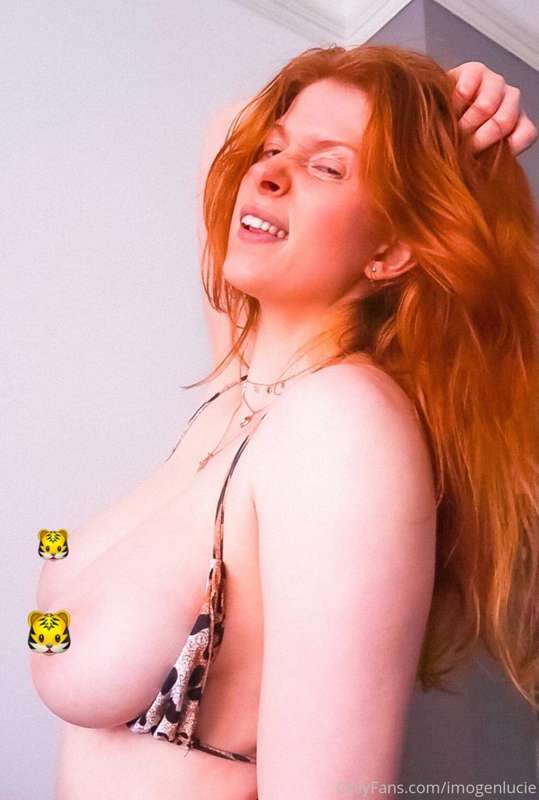 💦🥵‼️Boob bounce reveal vid PLUS 17 topless pics from today’s.. 4
