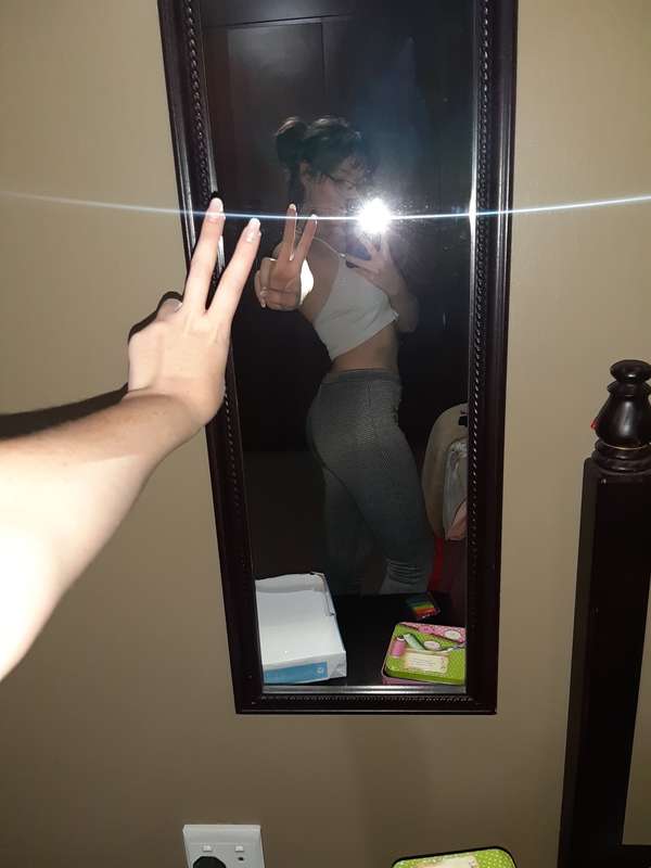 Mind the flash. Good evening I’m around this wknd😊 feel free.. 2