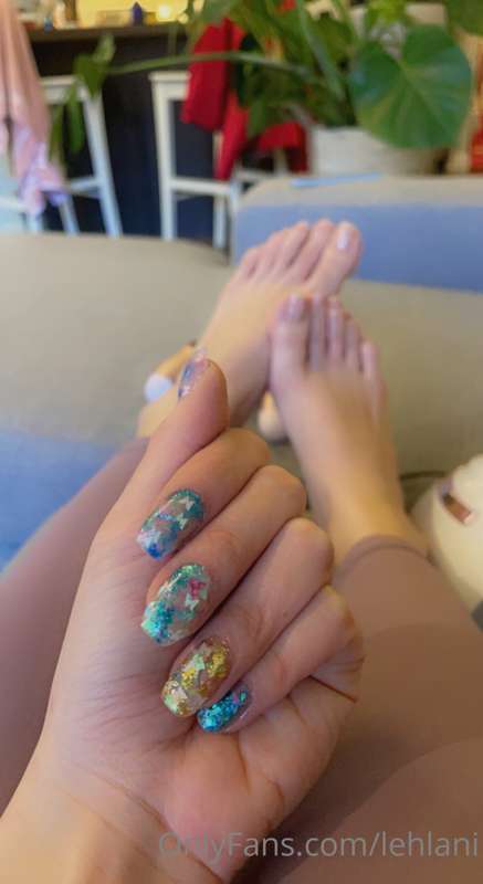 Wow been a very long day letting my friend to my nails, she ..