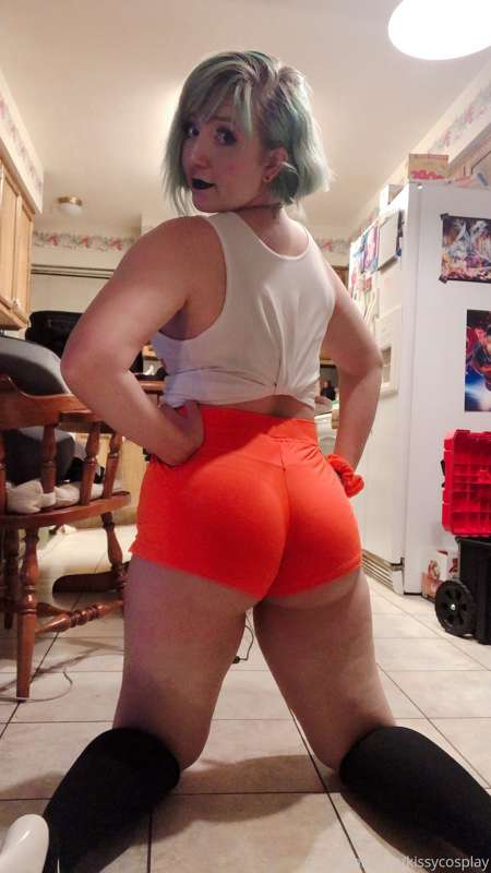 Alternative Hooters girl pics? 😊😈😁 tip me to encourage me to.. 4