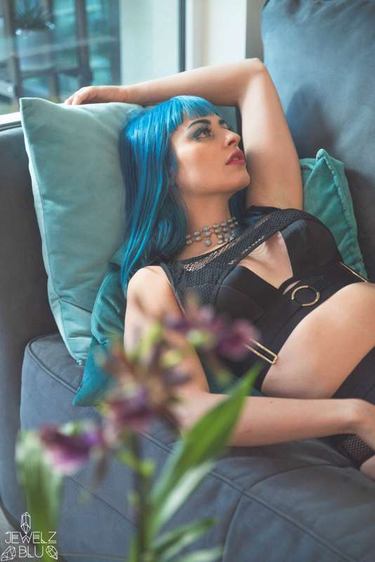 Lounge with me 💙

Have you been enjoying all my photosets? 2