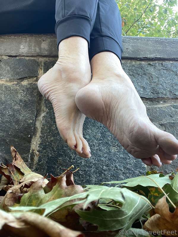 The gentle curve of my arches is perfectly highlighted as I .. 7