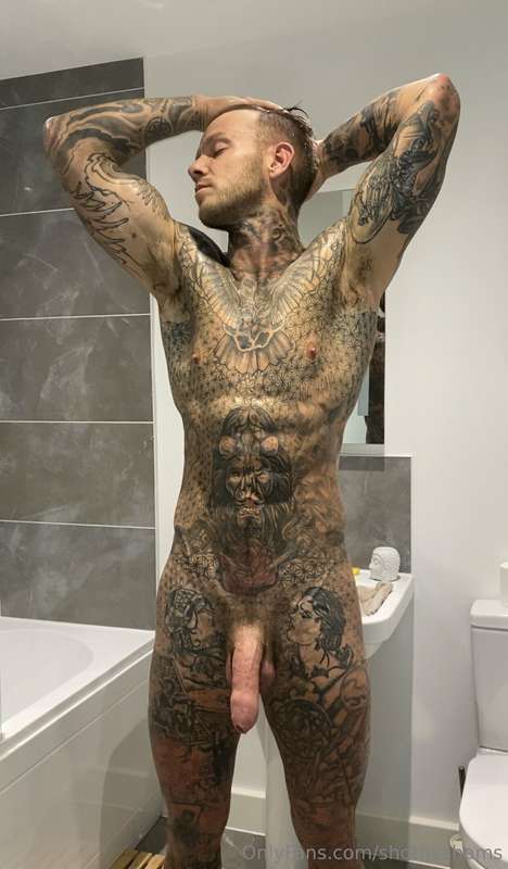 Definitely one of the hottest men 🔥 @elecy123 