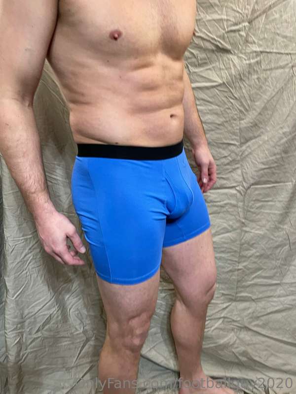 don't you just wanna suck on his amazing nipples! 4