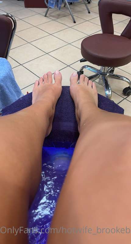 Mani/pedi day!!! And I just might have a lil something going.. 1