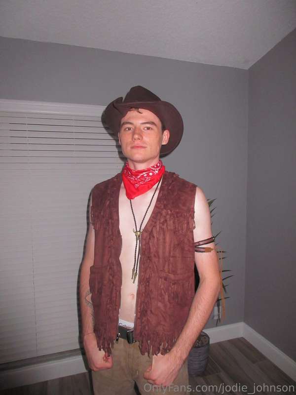 more pics from the halloween party :) 3