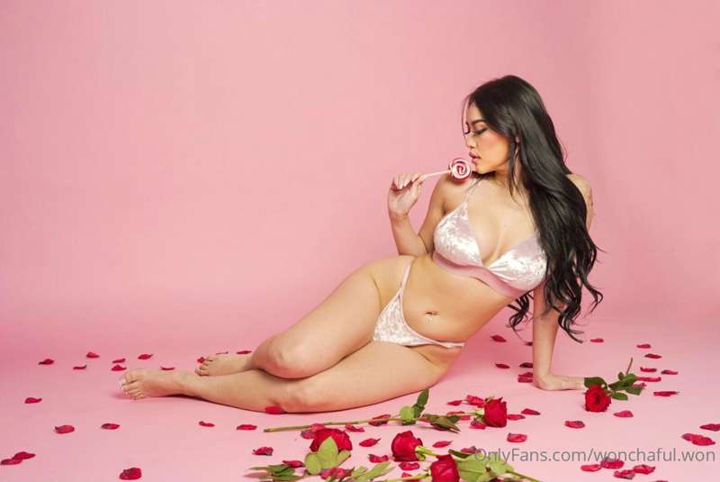 Wishing you all a happy Valentines. Click to view in full. 💋.. 1