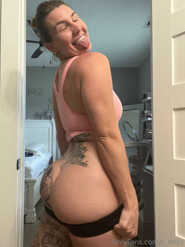 How do we like the tanlines?! 🙃 3