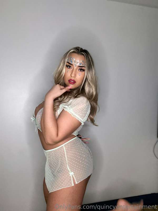 All hot and uncensored content on my VIP now! See you there ..