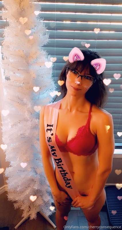 Yep yep it is 💕 feel free to leave me a gift, send me a mess..