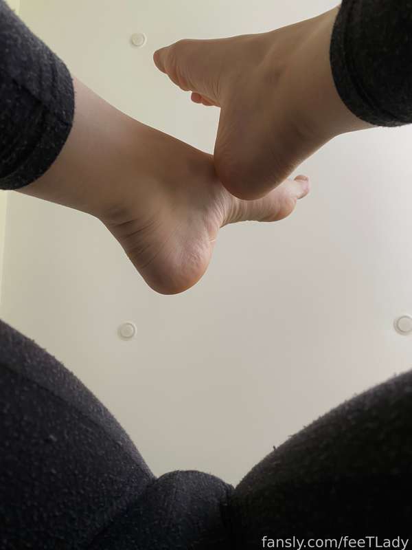 Feetlady - Fansly - 01 Apr, 2023