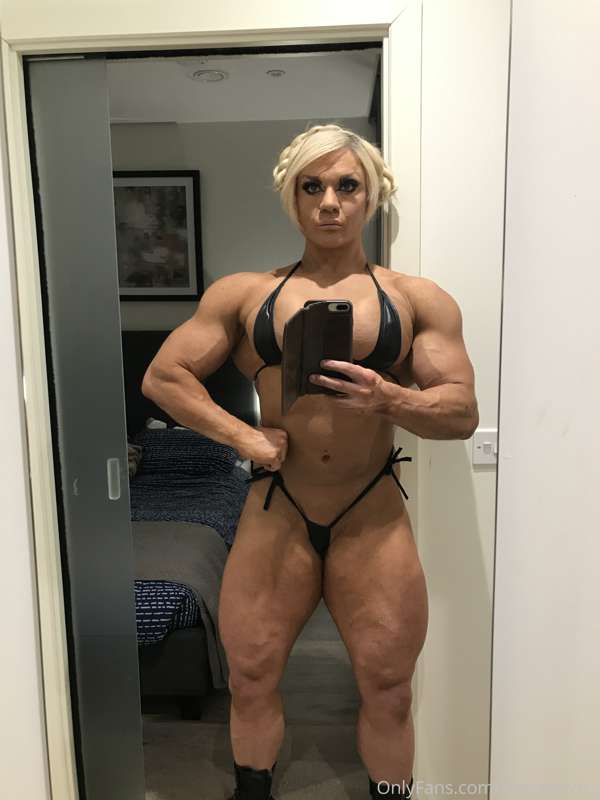 These freaky off season gains make everything I wear look so..