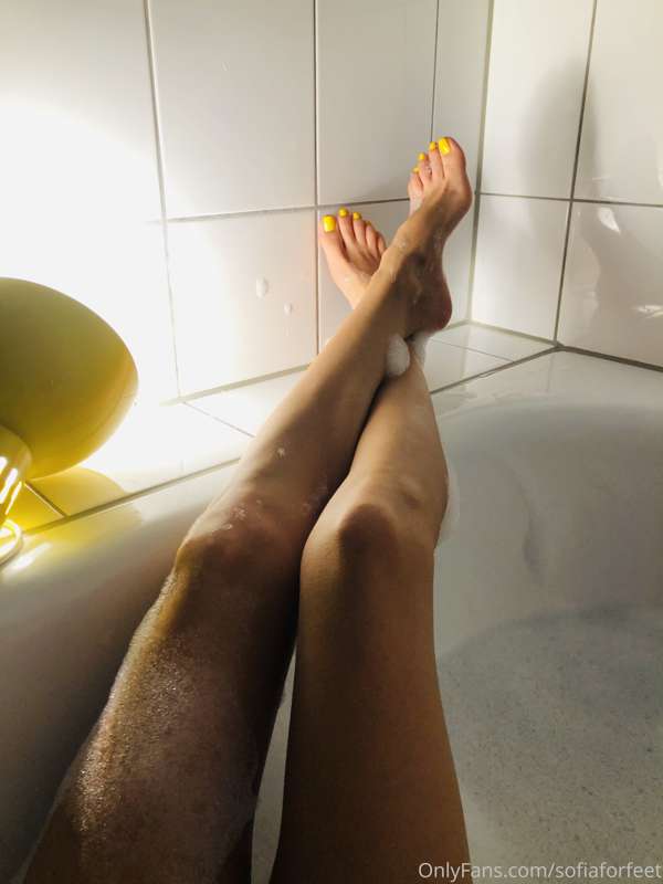 Canceled appointment = bathtub 🤷‍♀️ Good night 😘