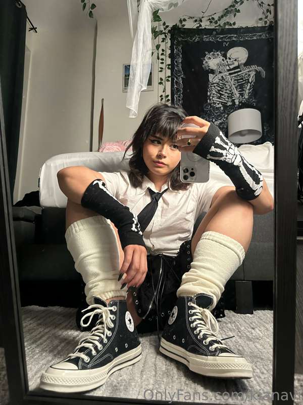 Hi guyssss - here are some pics from yesterday I took :^)
I .. 12