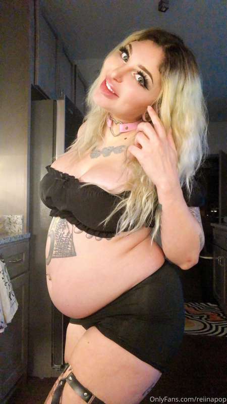 dark bimbo belly stuffing photoset - before/after!!! Can you.. 3
