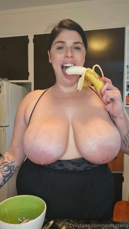 Would you watch me bake topless ? 5