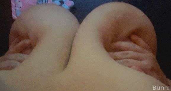 Strawbewwymilf - Fansly - 19 Jul, 2023 1