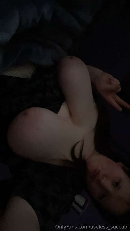 Useless_Succubi - Onlyfans - 16 Apr, 2025
