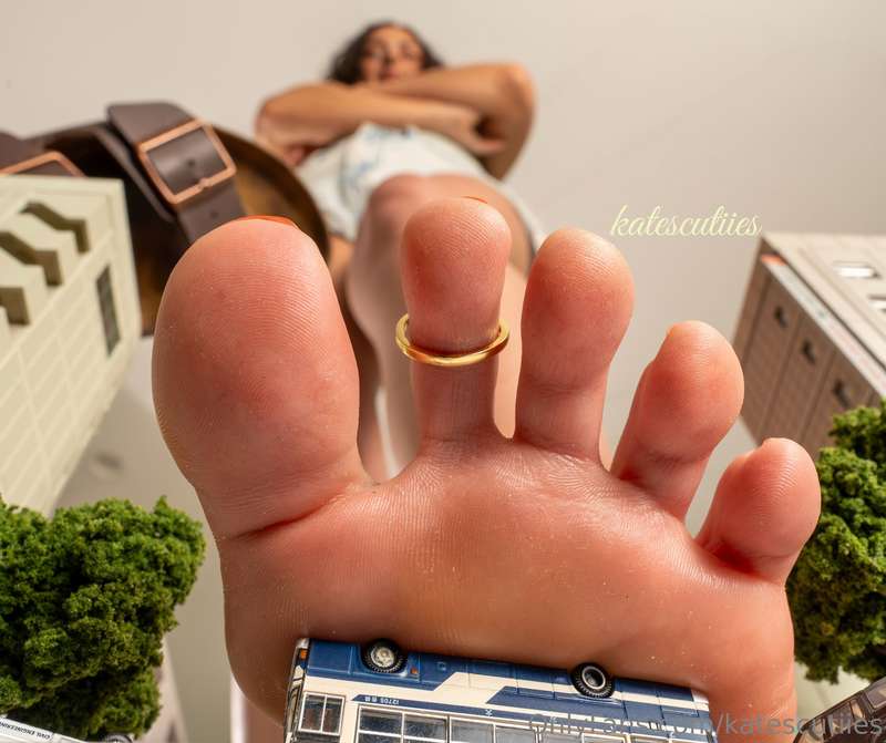 You look so tiny from up here🤩 let’s have some fun with my b.. 1